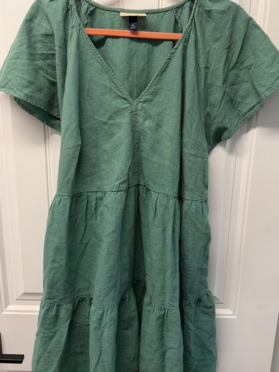 Universal Thread Dresses & Skirts - Universal Thread Women's Tiered V-Neck Casual Dress - Green